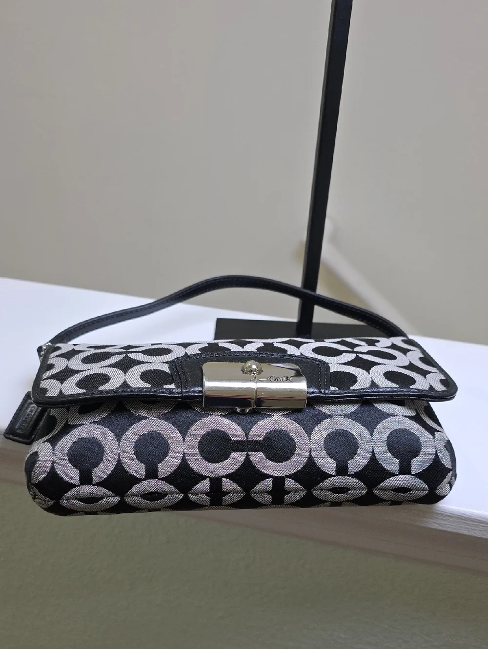 COACH Kristin OP Art Large Signature Print Wristlet/MiniBag Grey/Black New - Picture 6 of 12